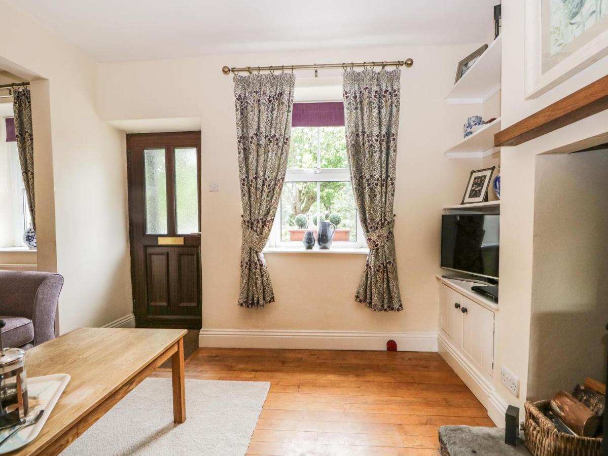 Mulberry Cottage Grange-over-Sands ภายนอก รูปภาพ