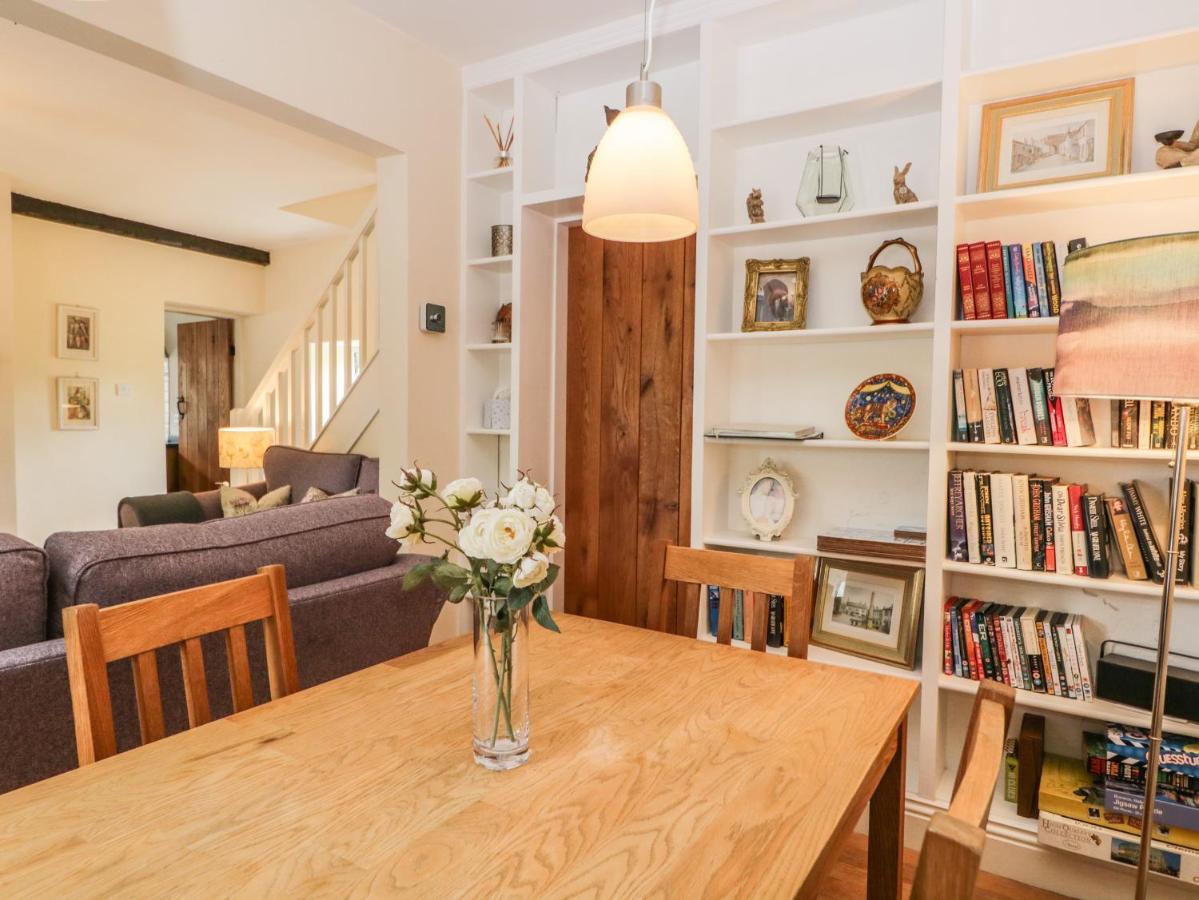 Mulberry Cottage Grange-over-Sands ภายนอก รูปภาพ