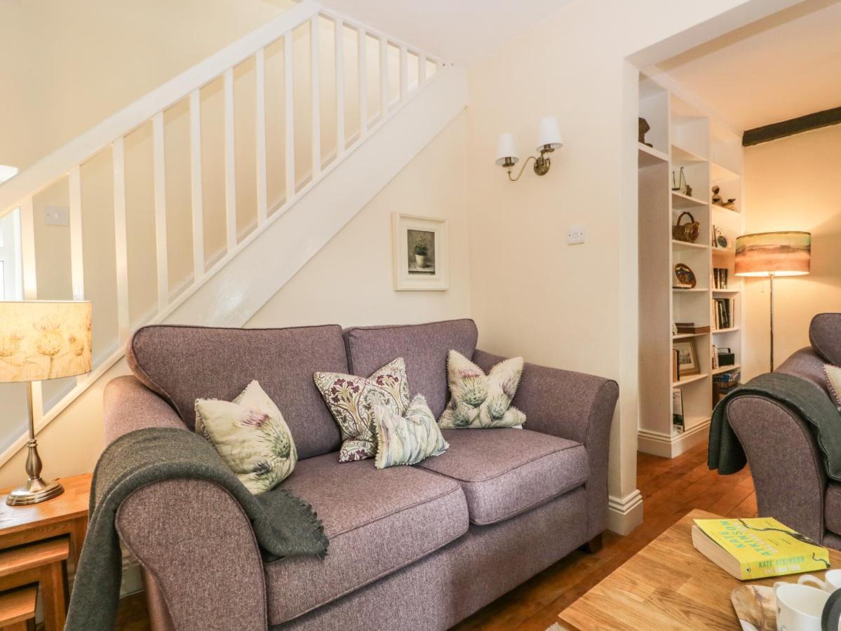 Mulberry Cottage Grange-over-Sands ภายนอก รูปภาพ