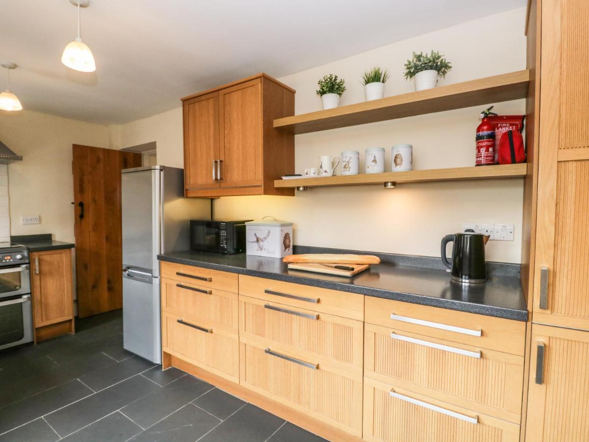 Mulberry Cottage Grange-over-Sands ภายนอก รูปภาพ