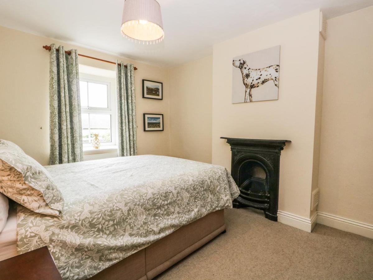 Mulberry Cottage Grange-over-Sands ภายนอก รูปภาพ