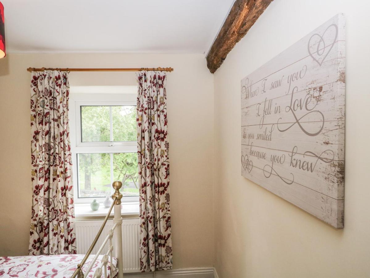 Mulberry Cottage Grange-over-Sands ภายนอก รูปภาพ