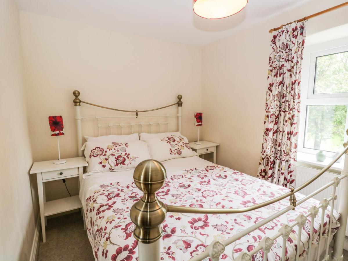 Mulberry Cottage Grange-over-Sands ภายนอก รูปภาพ