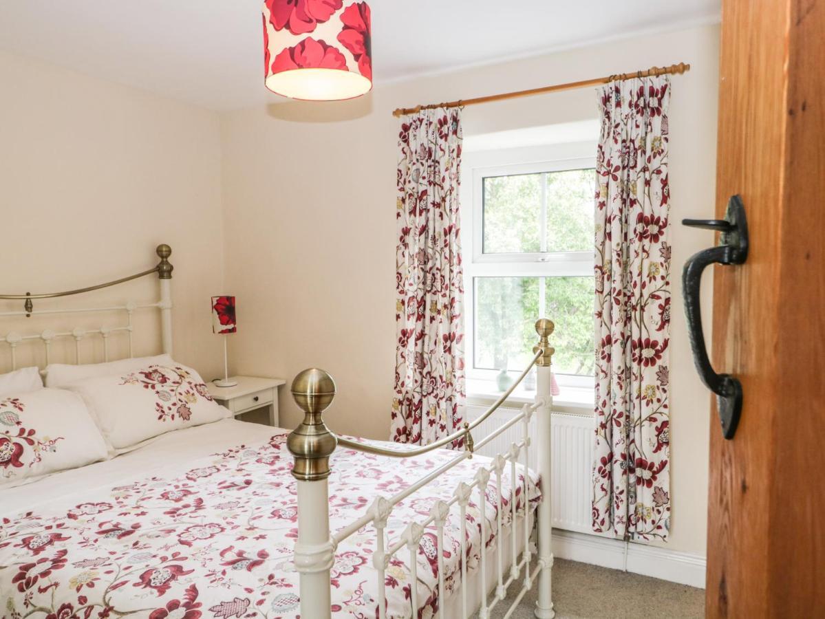 Mulberry Cottage Grange-over-Sands ภายนอก รูปภาพ
