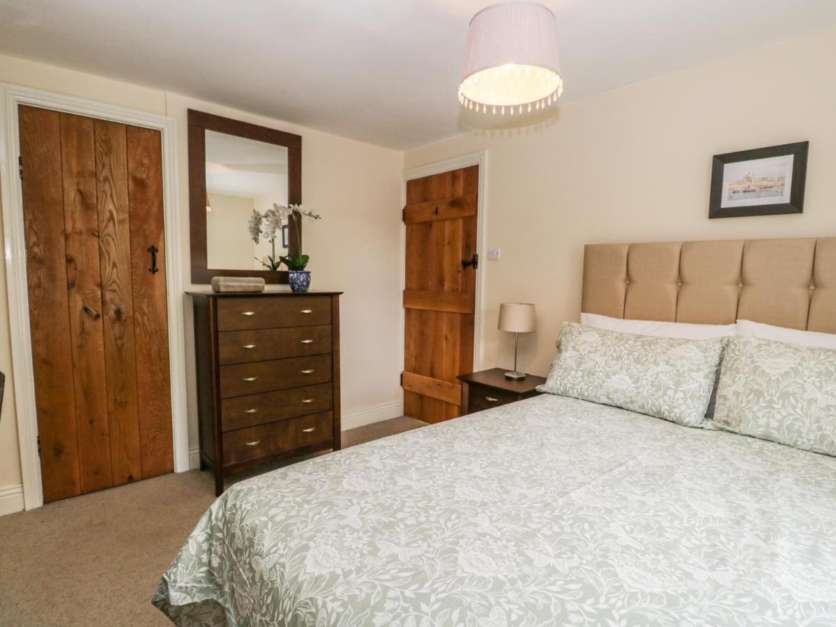 Mulberry Cottage Grange-over-Sands ภายนอก รูปภาพ